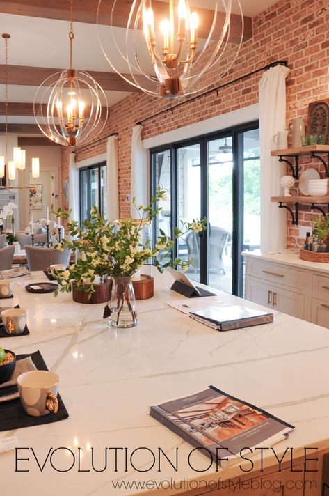 White And Brick Kitchen, Brick In Kitchen Accent Walls, Kitchens With Brick, Brick House Interior, Brick Wall Interior Design, Exposed Brick Interior, Exposed Brick Kitchen, Brick Wall Kitchen, Brick Wall Ideas