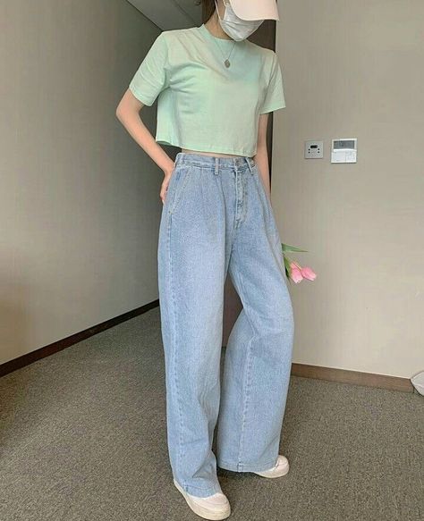 Ootd Korean Style Casual, Jeans And T Shirt Outfit, Outfit Korean Style, Korean Casual Outfits, Casual Day Outfits, Easy Trendy Outfits, Straight Fit Jeans, Jeans For Women, Tshirt Outfits