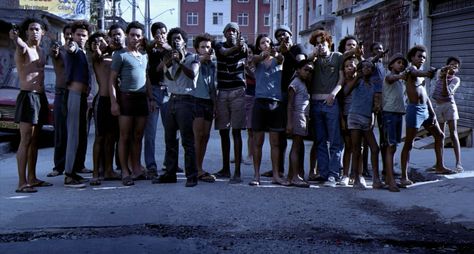 Great screenshot, Lil Ze's and Benny's gang. City of God. Golden Aura, Film Cult, City Of God, Bon Film, Septième Art, Foreign Film, Film Studies, Film Grab, Film Serie