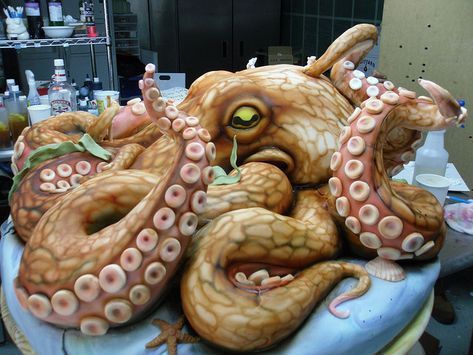 I want an octopus cake! Too bad there was no time to make this one for the blue and gold banquet Epic Cakes, Octopus Cake, Torte Creative, Elaborate Cakes, Octopus Sculpture, Bolo Halloween, 30 Cake, Buddy Valastro, Cakes To Make