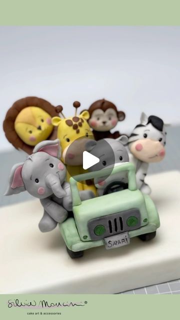 Silvia Mancini on Instagram: "Jungle Cake Topper #cakeart #cakeartist #cakedesign #cakestyle #caketopper #jungle #sugarpaste #cakes @saracinodolci" Fondant Animals Tutorial, Beatrix Potter Cake, Jungle Cake Topper, Jeep Cake, Jungle Safari Cake, Jungle Safari Birthday, Jungle Cake, Safari Cakes, Fondant Cake Topper