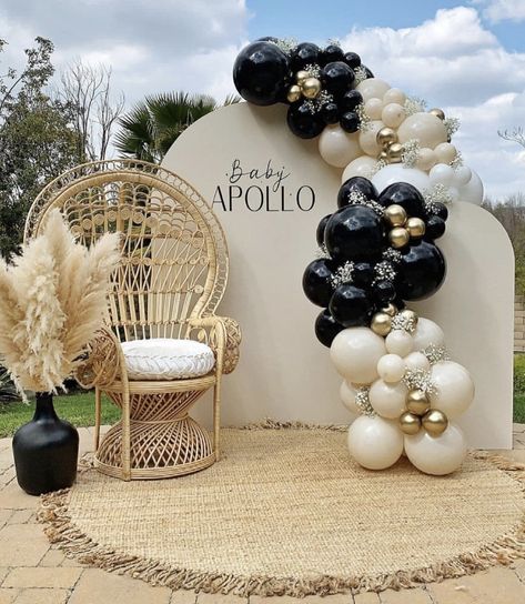 Book Theme Balloon Arch, Black And Gold Birthday Theme, Deco Ballon, Black And Gold Balloons, Chair Rentals, Grad Party Decorations, Peacock Chair, Diy Balloon Decorations, Birthday Party Theme Decorations