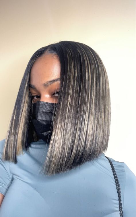 Bob Hairstyles For Black Women Blonde Highlights, Highlights Bob Haircut Black Women, Black Bob Blonde Highlights, Fine Weave Highlights, Two Toned Bob Black Women, Blonde Highlight Bob Black Women, Blonde Highlights Bob Black Women, Bob With Blonde Highlights Black Women, Quick Weave Bob With Highlights