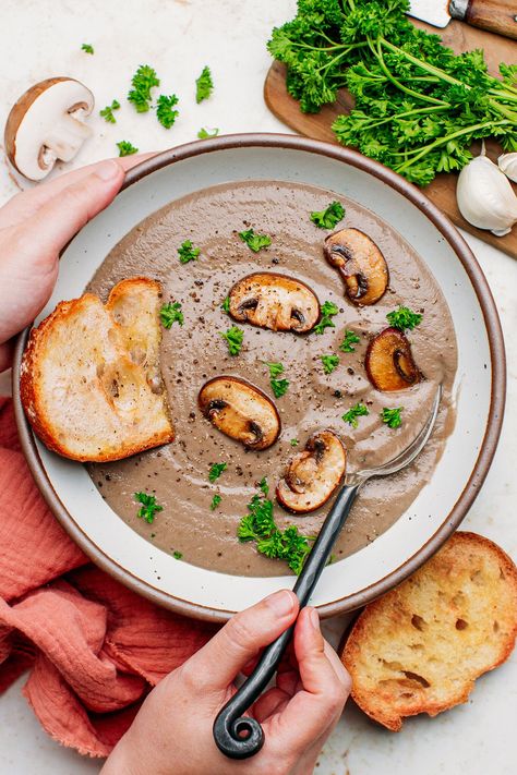 Introducing the heartiest vegan mushroom soup! With its velvety smooth texture, rustic appearance, and rich umami flavor, this cream of mushroom is the king of comfort food. Serve it with toasted bread or croutons for a cozy Winter meal! #vegan #mushroomsoup #comfortfood Mushroom Cheese, Vegan Mushroom Soup, Simple Dinners, Easy Vegan Recipes, Vegan Mushroom, Desserts Vegan, Vegan Soup, Easy Soups, Easy Soup Recipes