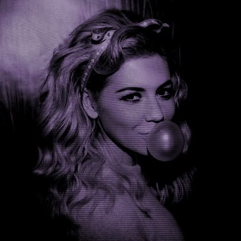 Electra Heart, Diamond Icon, Diamond Wallpaper, Marina And The Diamonds, Aesthetic Women, Music Artists, Profile Picture, Love Her, Diamonds