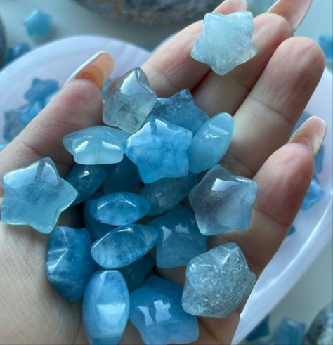 A Complete Guide to March Birthstone - Aquamarine Image Bleu, Blue Stuff, Aquamarine Color, Color Boards, Crystal Aesthetic, Blue Food, Star Magic, Pretty Rocks, Cool Rocks