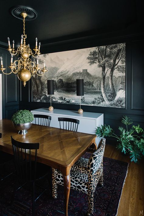 Black Room Ideas, Green Accent Chair, Tulip Dining Table, Black Rooms, Black Dining Room, Front Rooms, Dark Walls, Dining Nook, The Dining Room