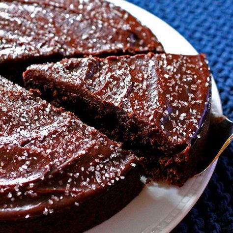 Cabernet Chocolate Cake Blender Cake, Chocolate Snack Cake, Nutella Cake, Custard Cake, Snack Cake, No Bake Treats, 3 Ingredient, Fancy Cakes, How Sweet Eats