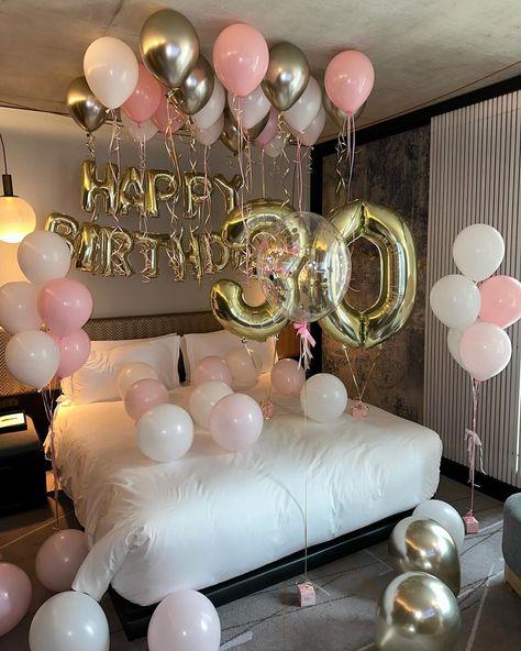 Bae Birthday, Flowers Balloons, Balloons Flowers, Beautiful Balloons, Birthday Room Decorations, Happy 16th Birthday, Personalized Balloons, Birthday Inspo, Balloon Delivery