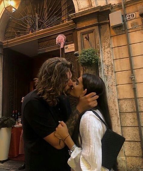 Romantic Kiss, The Love Club, Lovey Dovey, Photo Couple, This Is Love, Cute Relationship Goals, Perfectly Imperfect, Couple Aesthetic, Hopeless Romantic