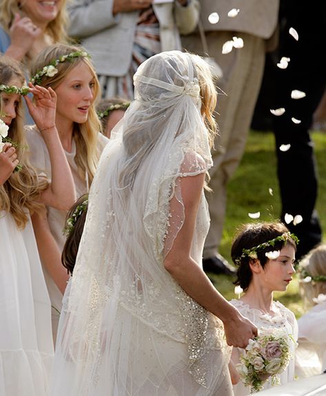 Kate Moss Wedding Dress, Kate Moss Wedding, Juliet Cap Veil, Wedding Veil Vintage, Cap Veil, Celebrity Bride, Bianca Jagger, Veil Styles, Vintage Veils