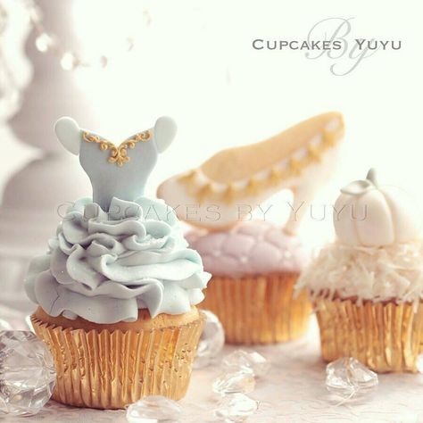 Cupcakes Decoration Disney, Cinderella Bridal Shower, Cinderella Cupcakes, Cinderella Birthday Party, Cinderella Cake, Princess Tea Party, Cinderella Party, Cinderella Birthday, Disney Cakes