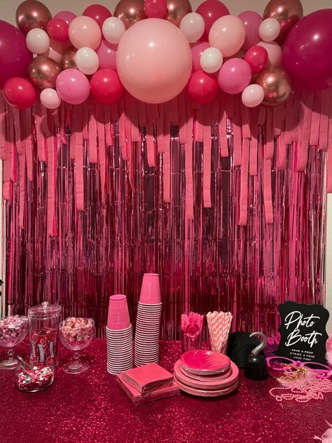 Hot Pink Birthday Decorations Ideas, Cute 15th Birthday Ideas, Early 2000s Birthday Party, Barbie Disco Party, 15th Birthday Party Ideas Themes, Barbie Decorations Birthday Party Ideas, Airbnb Birthday Party Ideas, Barbie Theme Party Decoration, Barbie Themed Birthday Party Decor