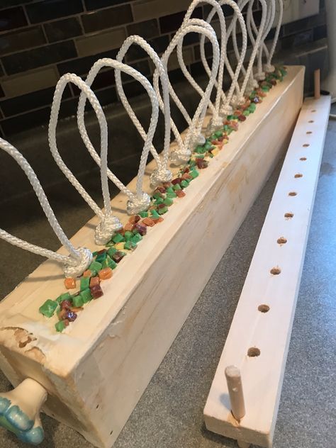 Cold processed soap on a rope mold makes up to 12 bars at a time!  #cpsoap #coldprocesssoap #soapmolds #soapmaking  #soapmakingforbeginners  #giftideas #showergifts #bridalparty Natural Soap Colorants, Cold Processed Soap, Easy Soap Recipes, Tallow Soap, Cold Process Soap Recipes, Soap On A Rope, Rope Diy, Soap Ideas, Crunchy Granola