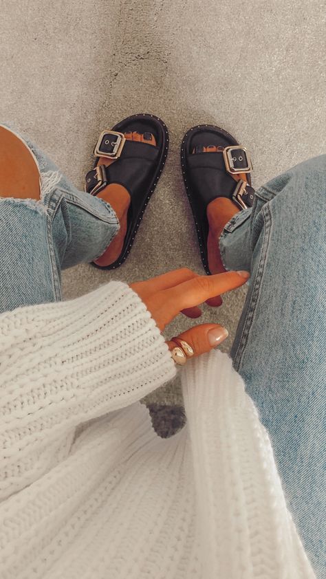 @beth_bartram on Instagram Buckle Sandals Outfit, Oversized Knitted Jumper, Ripped Knee Jeans, Ripped Mom Jeans, Sandals Outfit, Buckled Flats, Transition Outfits, Footbed Sandals, Buckle Sandals