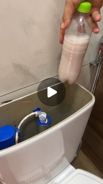 The Handy Home on Instagram: "Follow me @thehandy.home for more helpful life hacks, tips, and tricks👆
This will keep your bathroom smelling fresh 24 hours a day!
#handyhome #kitchenhacks #HandyTips #tips #HomeHacks" Clean My House, Bathroom Hacks, Clever Gadgets, Bathroom Smells, Toilet Tank, Everyday Hacks, Smell Fresh, Amazing Life Hacks, Baby Shower Winter