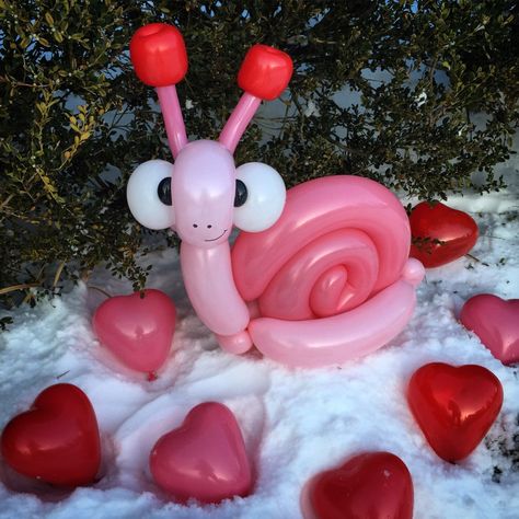 Snail Balloon Animal, Cute Balloon Animals, Balloon Animal Ideas, Ballon Twisting, Ballon Animal, Easy Balloon Animals, Baloon Art, Twisting Balloons, Deco Ballon