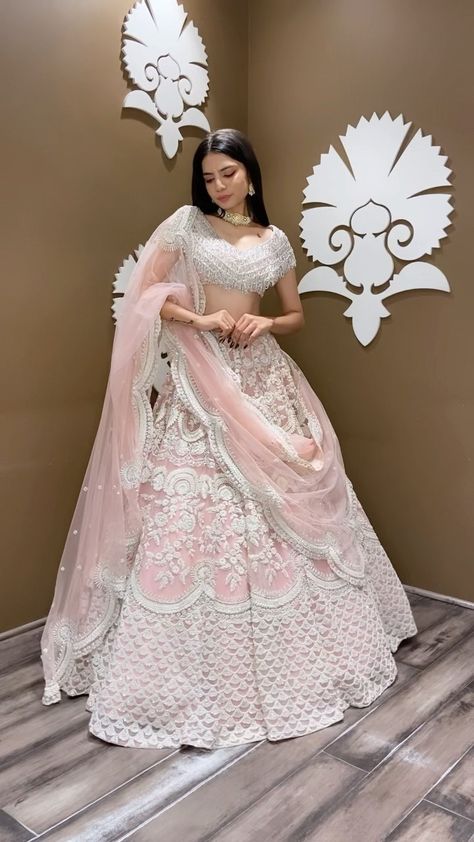 Indian Dress Lehenga, Indian Traditional Lehenga Designs, Pretty Indian Outfits, Lenghas For Wedding Guests, Indian Aesthetic Lehenga, Pink Desi Wedding Dress, Jaipuri Lehenga Choli, Indian Outfits For Wedding, Lehnga Designs Indian Weddings