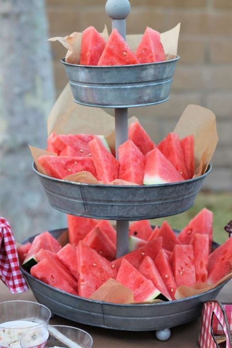 Backyard BBQ Summer Party Ideas | Photo 1 of 58 Soirée Bbq, Summer Party Ideas, Bbq Summer, Fingerfood Party, I Do Bbq, Fiesta Tropical, Watermelon Party, Bbq Wedding, Watermelon Birthday