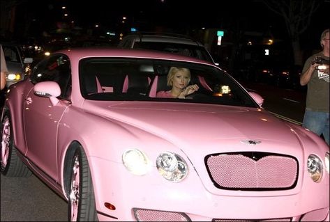 Pink Bentley, Paris Hilton Aesthetic, Paris Hilton 2000s, Aesthetic 2000s, Rich Girl Lifestyle, Trashy Y2k, 2000s Aesthetic, Malibu Barbie, Gisele Bündchen