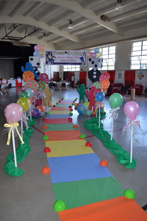 Decorations for Game Night party Decor For School Event, School Ceremony Decorations, Kindergarten Stage Decoration, Backdrop For School Event, School Annual Day Stage Decoration Ideas, School Prize Giving Stage Decor, Candyland Games, Giant Lollipops, Outdoor Christmas Diy