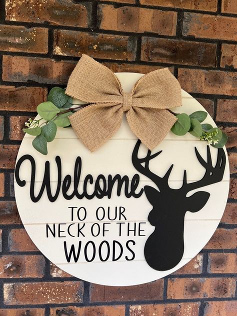 Western Door Hangers Wood Signs, Welcome Door Sign, Deer Signs, Hanger Ideas, Welcome Signs Front Door, Western Bedroom, Farmhouse Door, Door Hangers Diy, Wooden Signs Diy