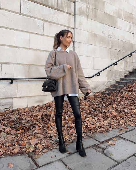 Autumn Casual Looks & Fall Outfit 26 Ideas 2024 - Stylish Work Outfits & Street Styles Outfits Mit Leggings, Vinter Mode Outfits, White Shirt Outfits, Mode Instagram, Winter Fashion Outfits Casual, Beige Outfit, Autumn Clothes, Stylish Work Outfits, Stil Inspiration