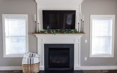 White Gas Fireplace, Fireplace With Slate Surround, Fireplace Wood Mantle, Fireplace Tv Unit, Fireplace Decor With Tv, Mantel Decorating Ideas With Tv, Fireplace Mantle Decor With Tv, Fireplace Craftsman, Fireplace Mount