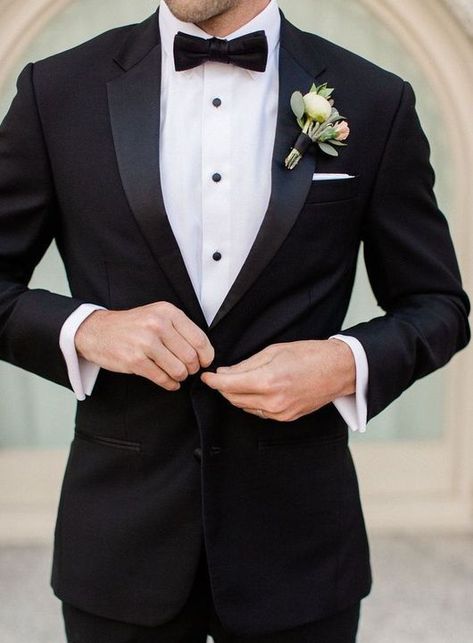 Black Wedding Groom, Black Tuxedo Wedding, Wedding Suits Men Black, Groom Suit Black, Men Tuxedo, Black Tuxedo Jacket, Groom And Groomsmen Suits, Wedding Tux, Black Suit Wedding