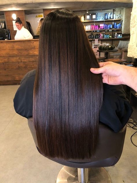 Cabello Color Chocolate, Dark Chocolate Hair, Balayage Straight Hair, Mocha Hair, Black Hair Balayage, Dark Brunette Hair, Hair Color Chocolate, Brown Hair Inspo, Chocolate Hair