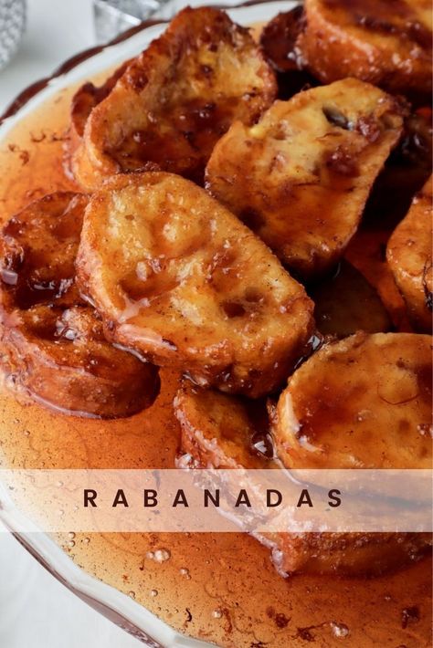 New Years Breakfast, Portuguese Breakfast, Dessert For Christmas, Portuguese Dishes, Breakfast Around The World, Portugal Food, Portuguese Desserts, French Toast Breakfast, Portuguese Food