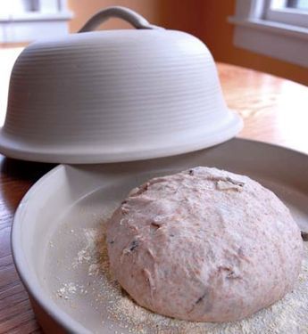 Clay Pot Cooking Recipes, Bread Cloche, Bread Tags, Cooking Pumpkin, Bread Oven, Baking Equipment, Cooking Bread, La Cloche, Baking Stone