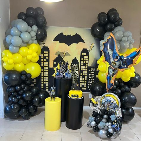 Batman Birthday Party Ideas Decoration, Batman Birthday Party Decorations, Dumbo Birthday Party, Deco Ballon, Batman Birthday Party, Baby Shower Theme Decorations, Batman Party, Batman Birthday, Birthday Decoration