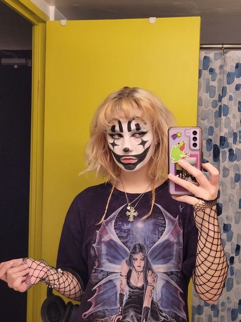 Juggolet Makeup, Insane Clown Posse Halloween Costume, Insane Clown Posse Costume, Icp Juggalette Makeup, Clown Makeup Juggalo, Juggalo Makeup Aesthetic, Icp Halloween Ideas, Female Juggalo Makeup, How To Do Juggalo Makeup