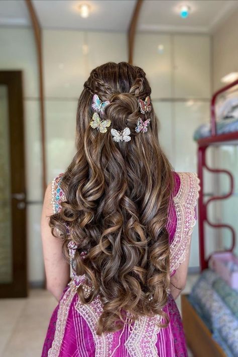 #Hairstyles #Hair #HairstylesForThinHair #HairCuts #HairstylesForMediumLengthHair #HairColorIdeas #HairColorIdeasForBrunettes Hairstyles For Gowns, Hair Style On Saree, Hair Style Vedio, Engagement Hairstyles, Traditional Hairstyle, Bridal Hair Buns, Indian Wedding Hairstyles, Open Hairstyles, Long Hair Wedding Styles