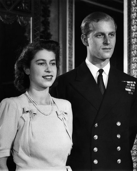 Prince Philip's younger years: 8 sweetest photos of the royal in his youth - Photo 10 Elizabeth The 1st, Queen Elizabeth The 1st, Prince Philip Queen Elizabeth, Princess Alice Of Battenberg, Britania Raya, Princesa Margaret, Queen Elizabeth Photos, Elizabeth Philip, Elizabeth Queen