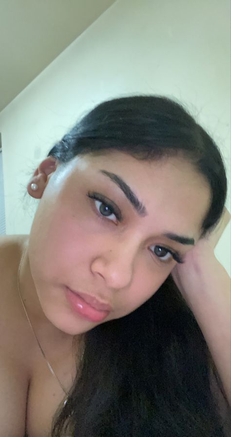 Razor shaped straight brows Upward Brows Straight, Straight Eyebrows Natural, Straight Upward Eyebrows, Straight Thick Eyebrows, Slight Arched Eyebrows, Laminated Eyebrows Natural, Thick Straight Eyebrows, Upturned Eyebrows, Soft Arched Eyebrows