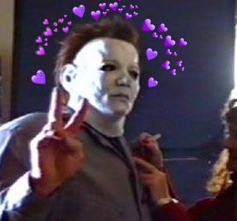 Michael Myers Pfp Funny, Funny Michael Myers, Michael Meyers Halloween, Scary Comics, Horror Memes, Michael Meyers, Michael Myers And Jason, Michael Meyer, Heart Meme