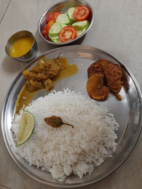 Lunch Snapchat, Lunch Indian, Lunch Thali, Indian Rice, Delicacy Food, Desi Food, Making Lunch, Middle Class, Food Snapchat