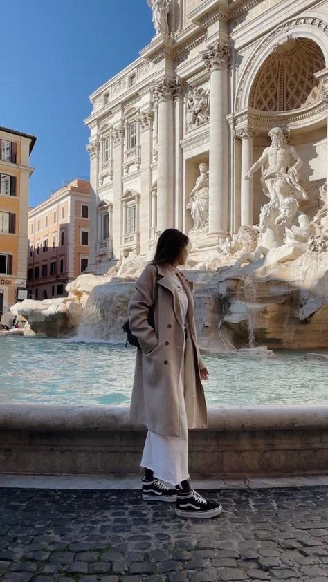 Rome Picture Ideas Winter, Rome Photo Ideas Winter, Rome Winter Outfits, Barcelona Clothes, Europa Aesthetic, Rome Outfits Winter, Florence Winter, Outfits Rome, Rome In Winter