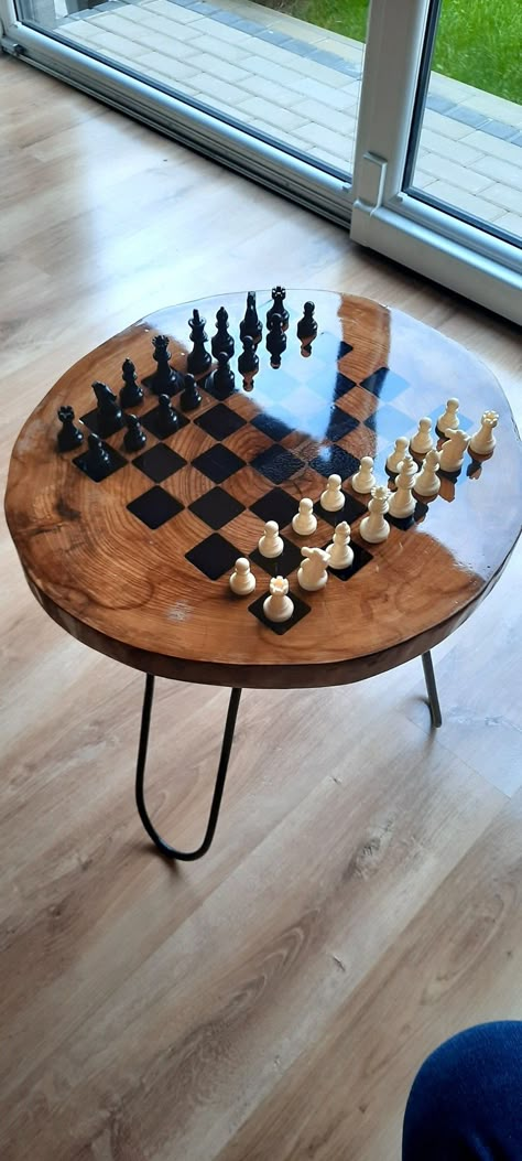 Downloadable Woodworking Plans, Wood Chess Board, Resin And Wood Diy, Chess Table, Wood Chess, Diy Holz, Resin Furniture, Woodworking Projects That Sell, Wood Working Gifts