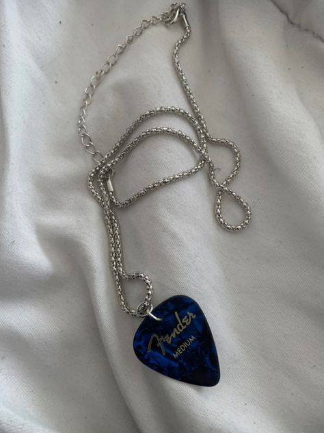 Pick For Guitar, Guitar Pick Necklace Diy, Guitar Pick Necklace Aesthetic, Pick Guitar, Pick Necklace, Guitar Pick Necklace, Electric Guitar Design, Guitar Obsession, Guitar Pics