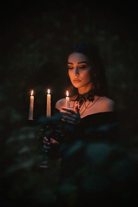 Vintage Witch Photos, Candle Photography Dark, Spooky Shoot, Witch Photography, Witch Photoshoot, Candle Photoshoot, Netflix Horror, Gothic Candles, Witch Photos