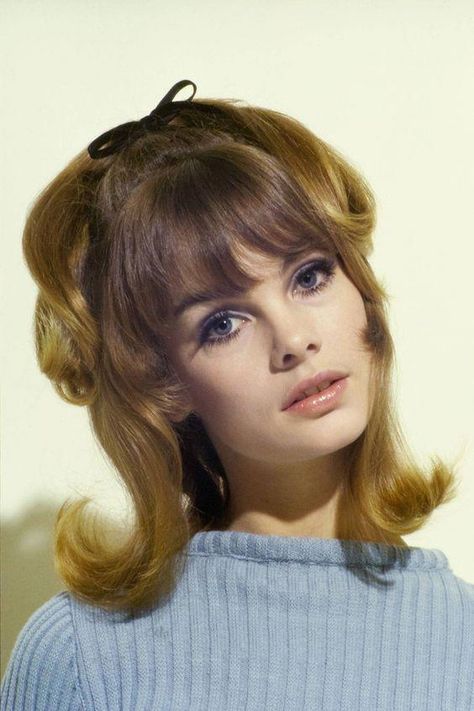 Fringes Fashion, 1960 Hairstyles, Vogue Hair, High Updo, 1960s Hair, 60s Hair, Jean Shrimpton, Jill Scott, Hair Gloss