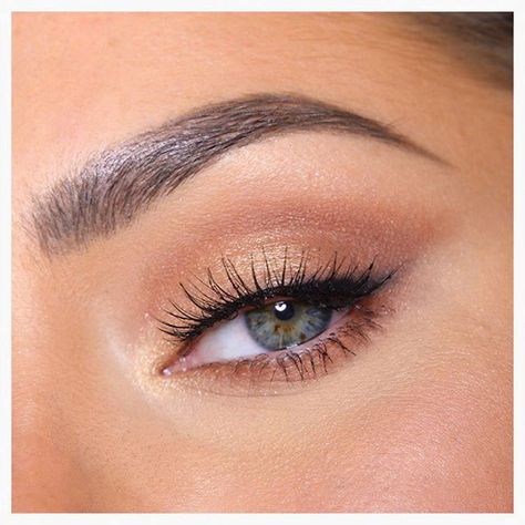 Eyeliner Images, Nude Eye Makeup, Make Up Designs, Smokey Eye Easy, Pretty Eyeshadow, Eyeshadow Ideas, Pink Eye Makeup, Natural Eyeshadow, Smink Inspiration