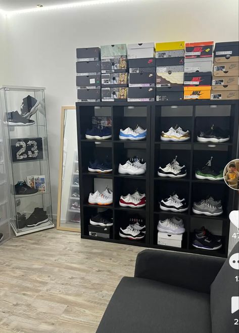 Gamer Boy Room Ideas, Sneakerhead Bedroom, Shoe Rotation, Sneakerhead Room, Hypebeast Room, Shoe Room, Apartment Living Room Design, Future Apartment Decor, Small Room Design