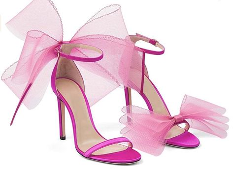 bow heel, pink heel, white heel, pink heel, pink bow stiletto Summer Pumps, Mesh Bows, Modern Sandals, Embellished Sandals, Dolce E Gabbana, Carrie Bradshaw, Margot Robbie, Womens High Heels, Valentino Garavani