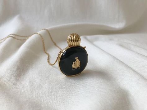 Perfume Bottle Pendant, Small Perfume Bottles, Small Perfume, Perfume Necklace, Miniature Perfume, Vintage Pendant Necklace, Bottle Pendant, Beautiful Perfume Bottle, Beautiful Perfume