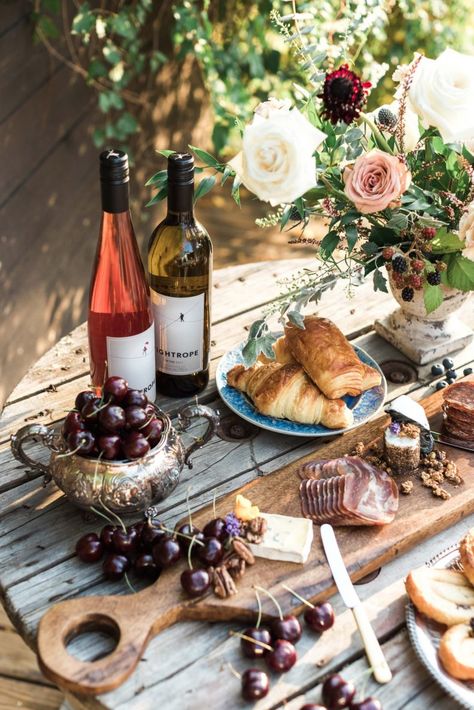 French Countryside Rehearsal Dinner + British Columbia + Rocky Mountain Bride + 22 French Dinner Party, French Table Setting, French Lunch, French Dinner Parties, Rehearsal Dinner Inspiration, French Dinner, Wine Farm, Wedding Snacks, Lunch Party