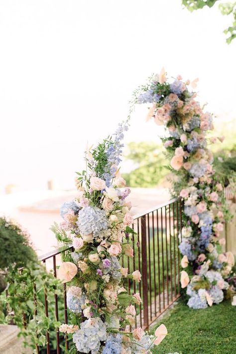 This wedding was filled with delphinium, roses, hydrangeas and anthurium in pastel pink and blue tones.  Photo: @laceandluce Powder Blue Wedding, Hydrangeas Wedding, Blue Themed Wedding, Sage Green Wedding, Wedding Day Inspiration, Ceremony Flowers, Pastel Wedding, Salou, Floral Arch